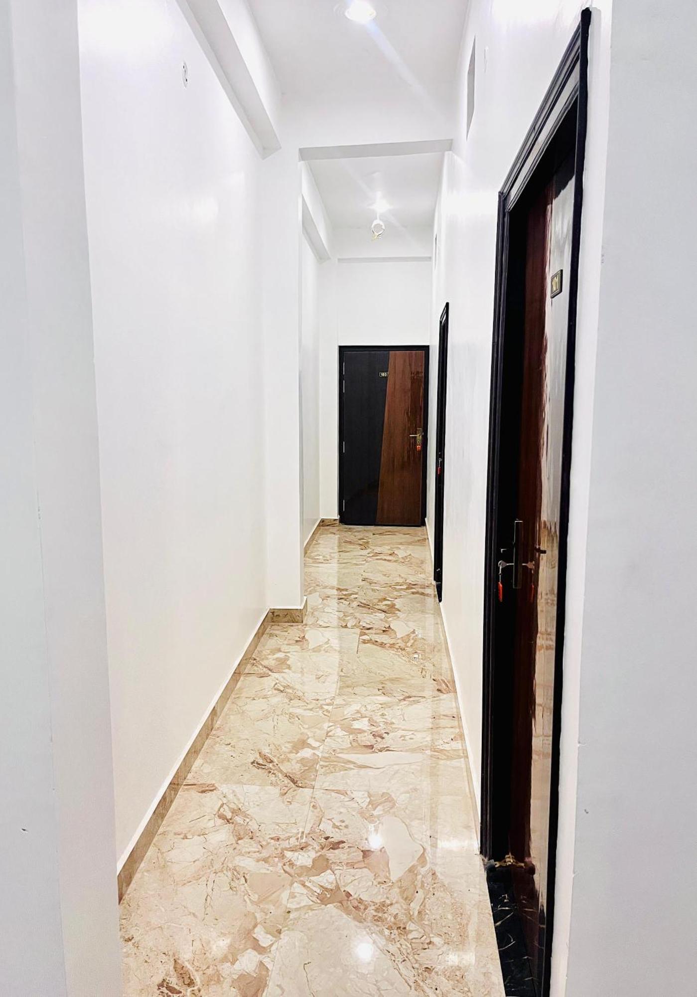 Ayodhya Ravindra Geeta Inn מראה חיצוני תמונה