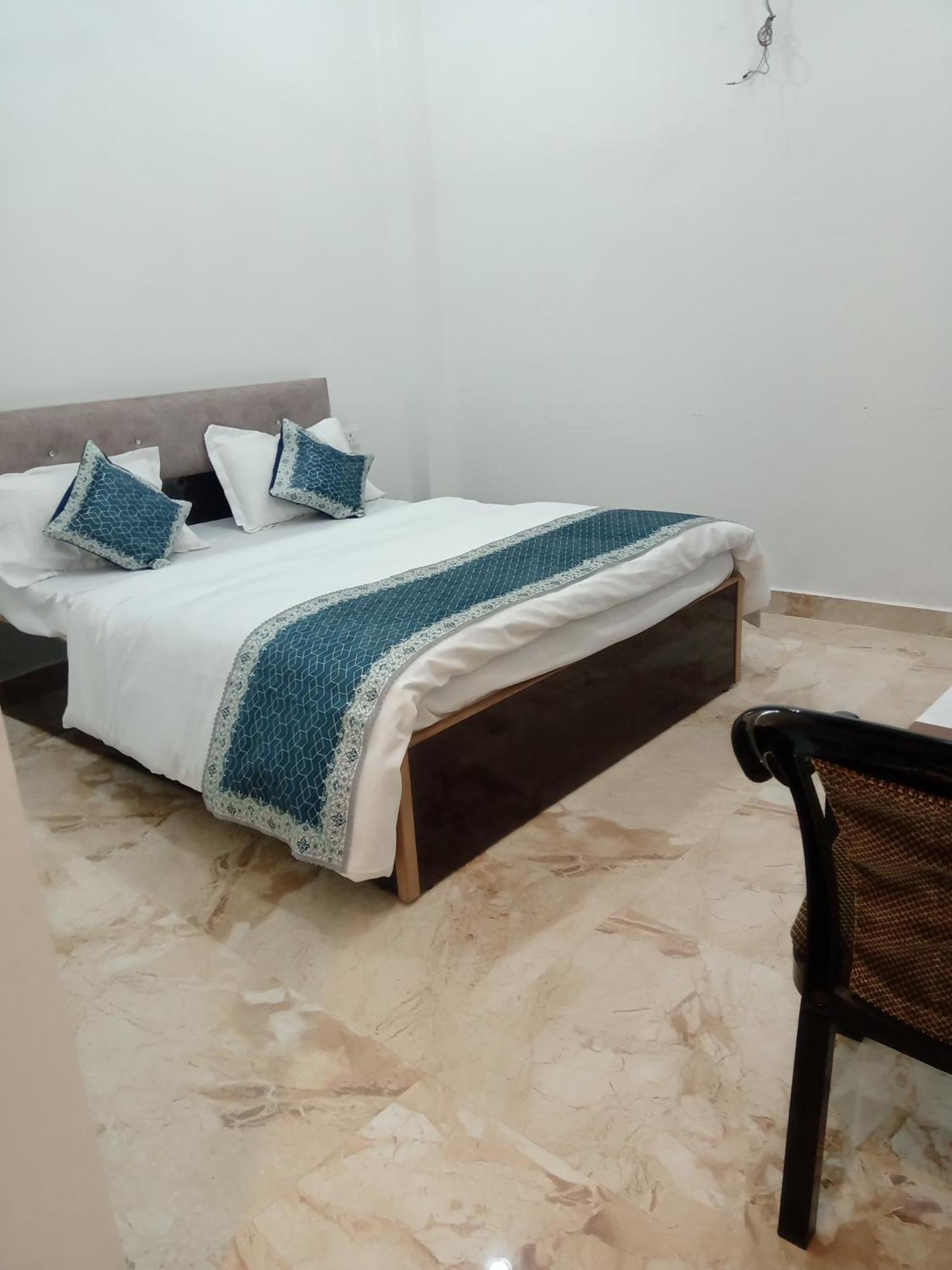 Ayodhya Ravindra Geeta Inn מראה חיצוני תמונה